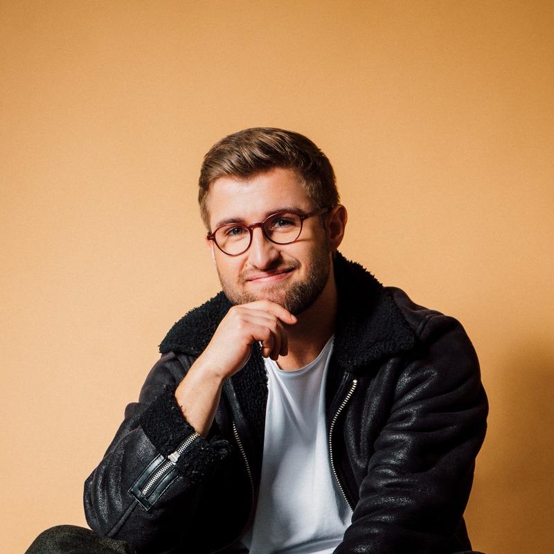 Fotka hosta Michal Horák k přednášce Povídání nejen o písničkách.